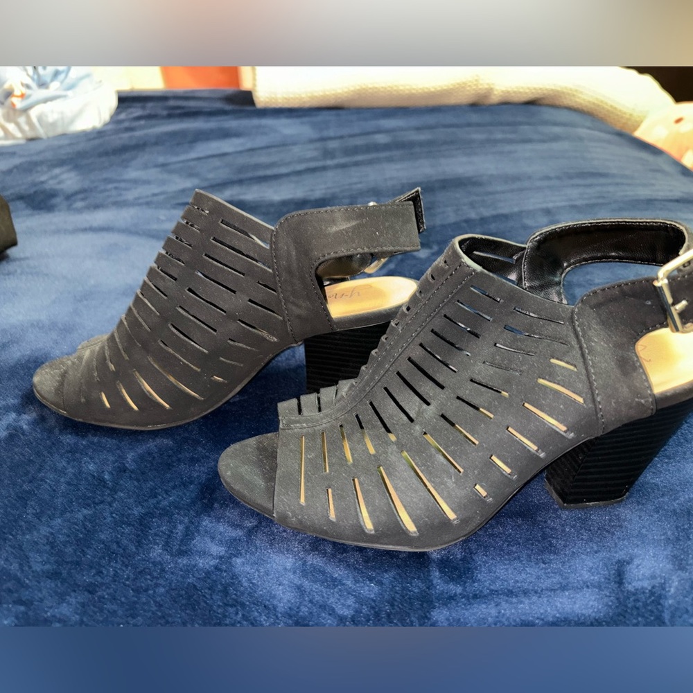 Y•Not strappy heels